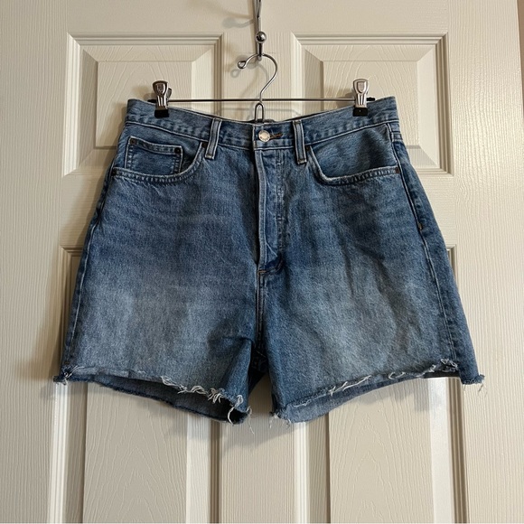 Aritzia Denim Forum Yoko High Rise Mid Thigh Cut-Off Denim Shorts - Size 29 - Picture 4 of 16